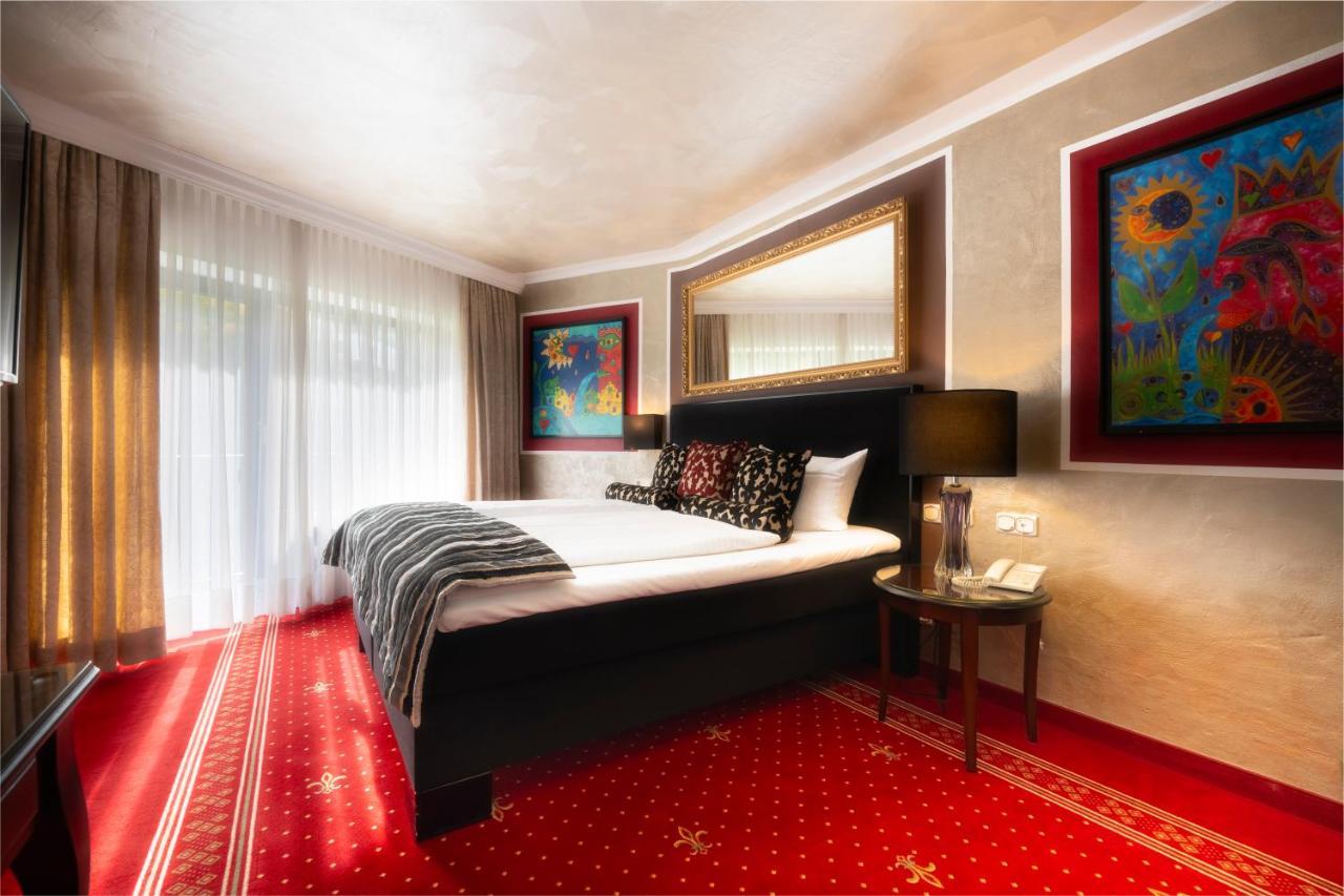 Alpin & Wellness Resort Hotel Ludwig Royal オーバーシュタウフェン エクステリア 写真