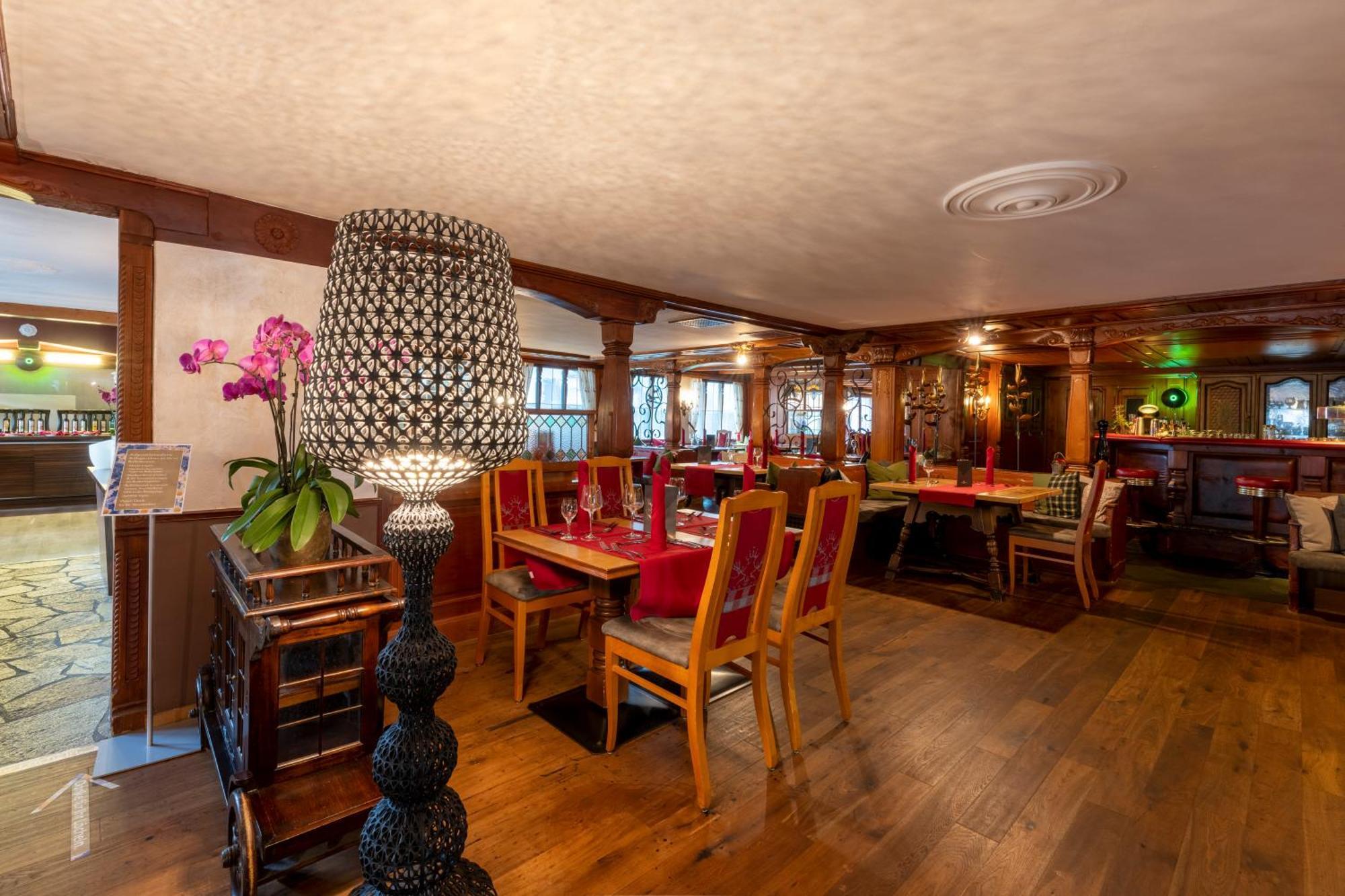 Alpin & Wellness Resort Hotel Ludwig Royal オーバーシュタウフェン エクステリア 写真